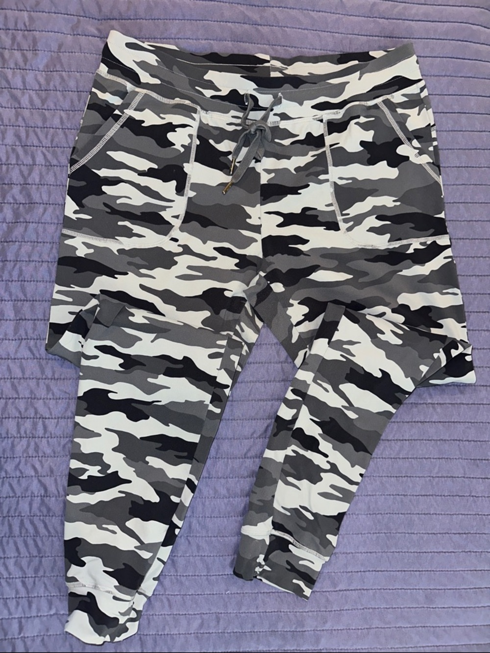 ZYIA Black Gray White Camo Unwind Jogger Pants